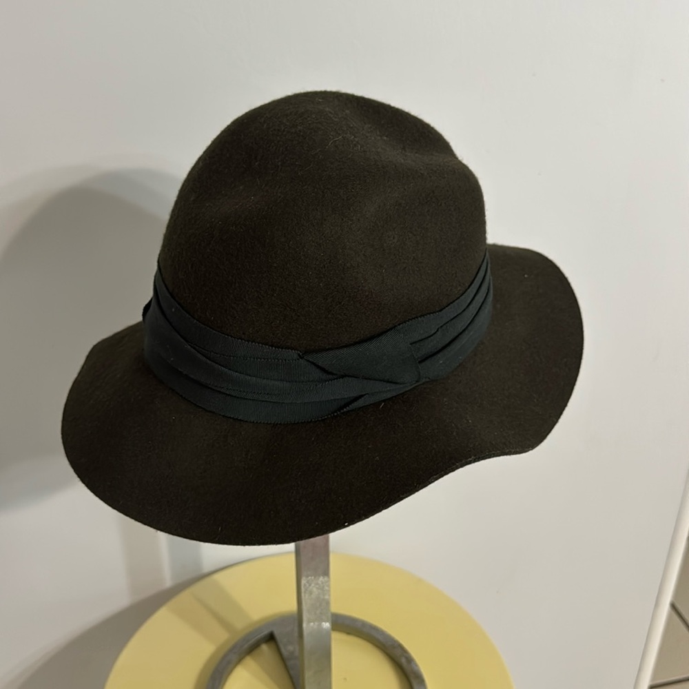 Women Zara hat